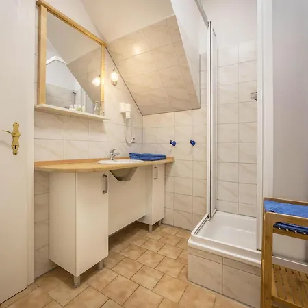 In Der Mecklenburger Seenplatte, Cleaning Included Apartment *